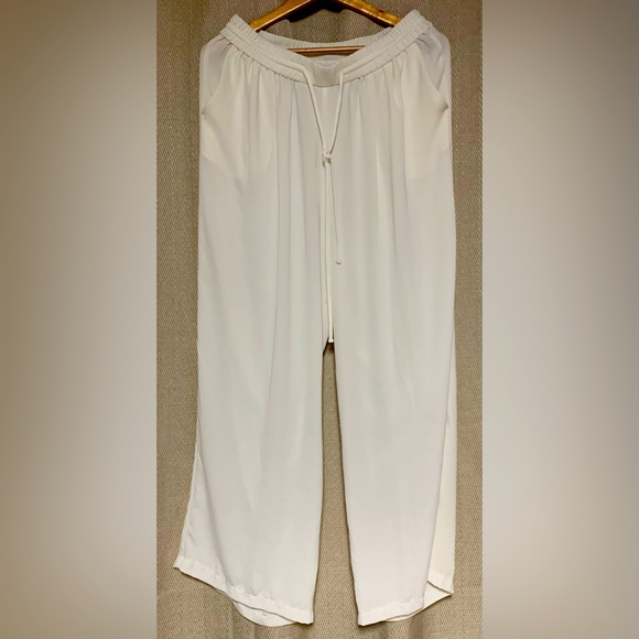 White flowy pants, cut to curve! - Picture 1 of 2
